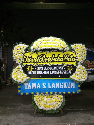 Papan Bunga Duka di Suti Semarang